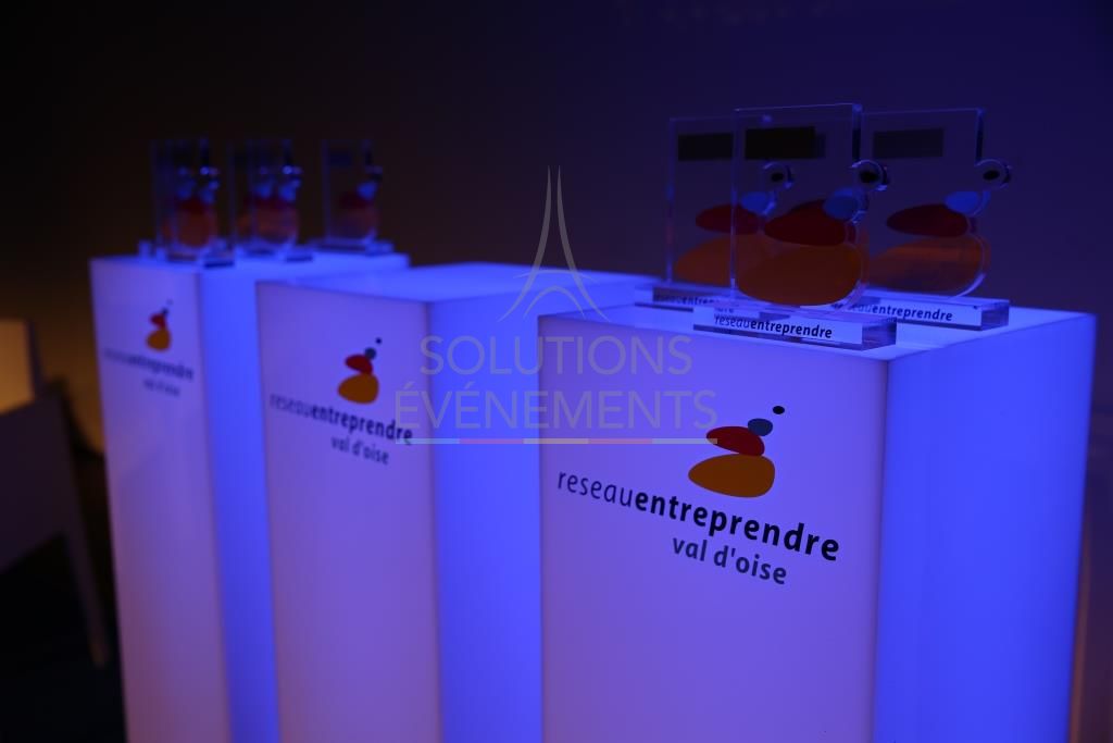 80x30x30 luminous stele - Visual 2