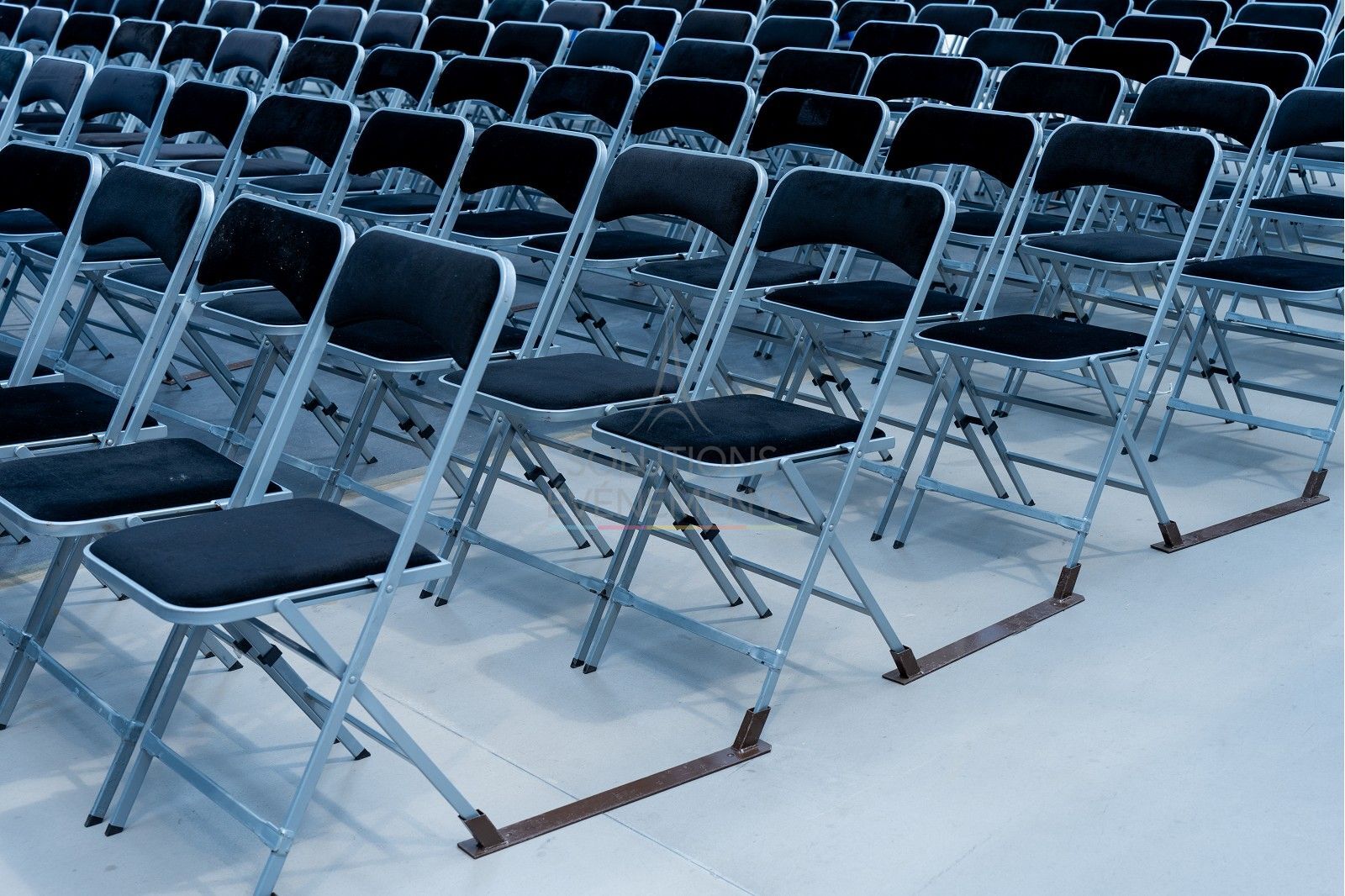 Apolline black velvet folding chair - Visual 5