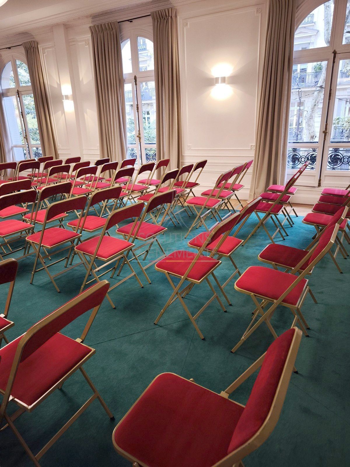 Chaise pliante velours rouge Apolline - Visuel 3