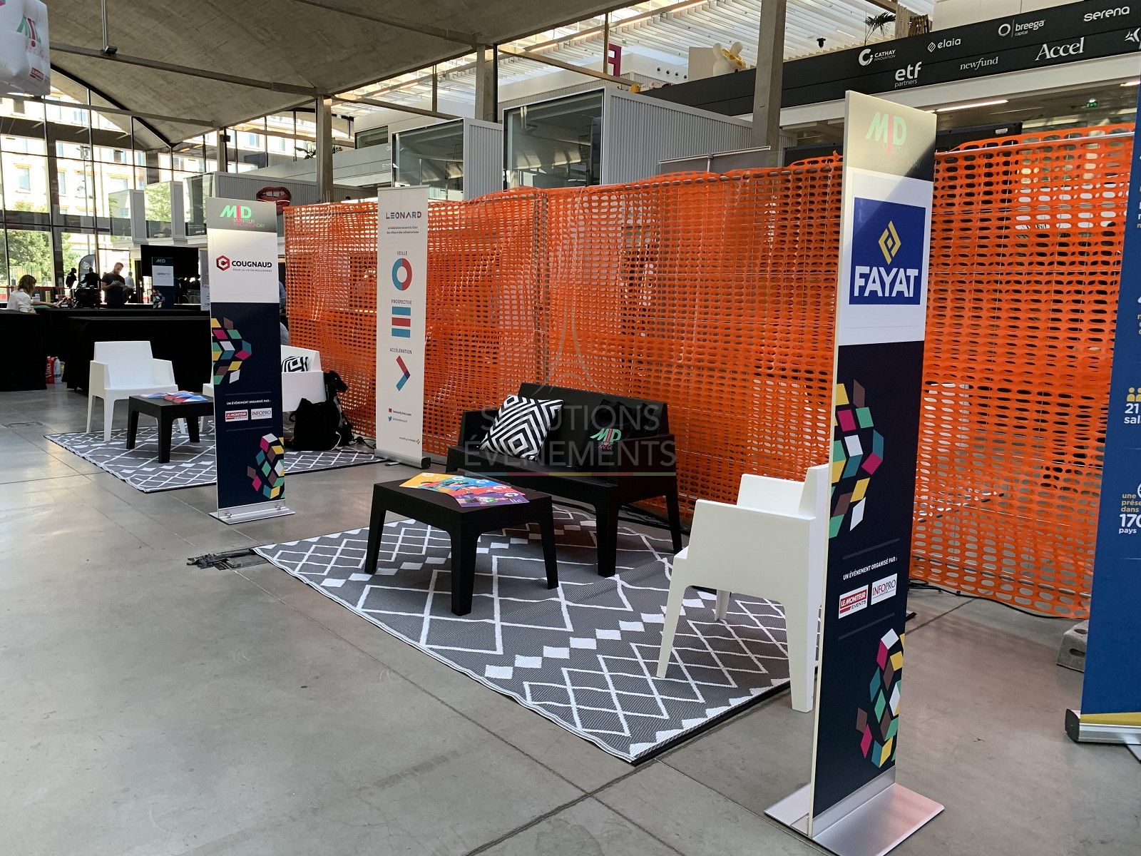 Custom signage totem r/v - Visual 3