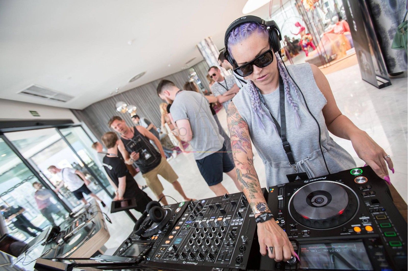 DJ PRO CDJ2000 and DJM900 NX2 Control Pack - Visual 2