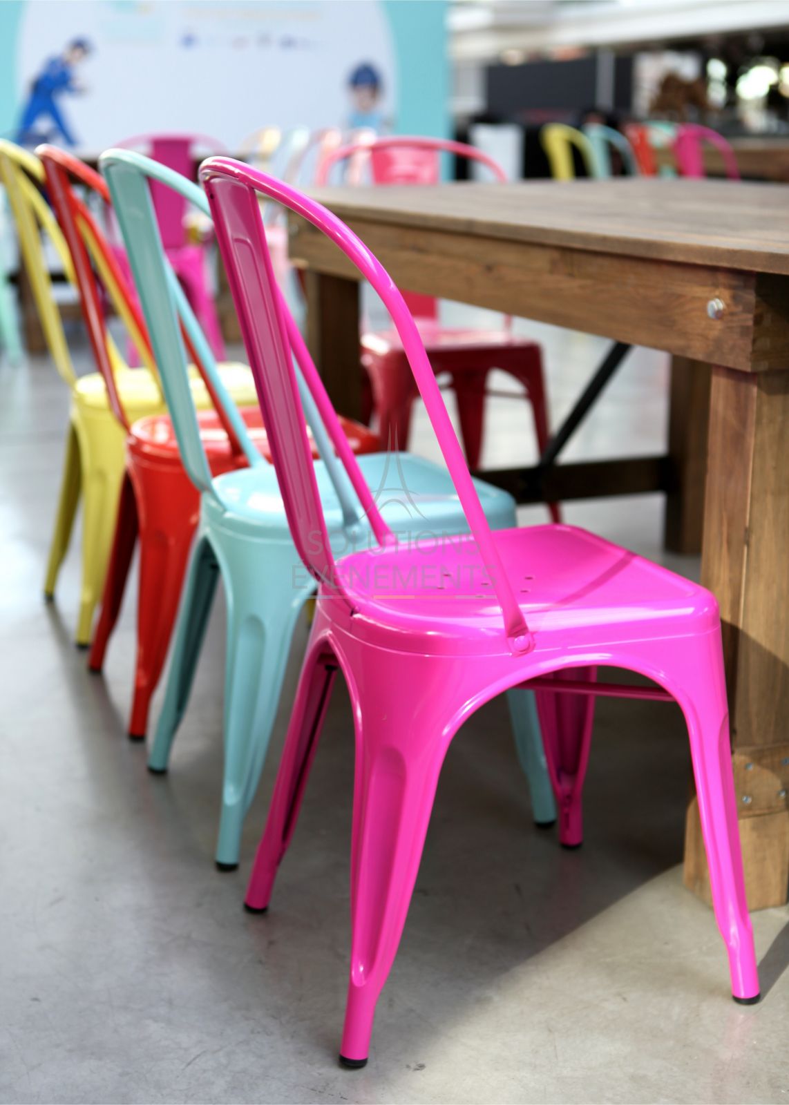 Fuchsia pink industrial tolix chair - Visual 5