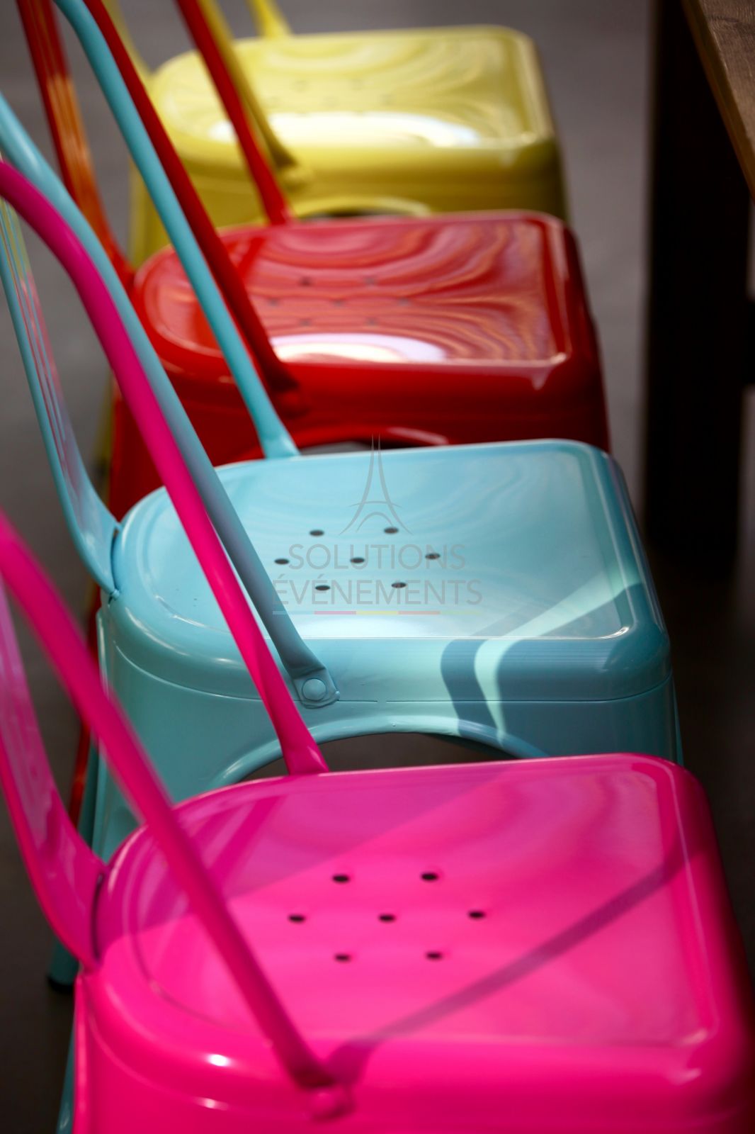 Fuchsia pink industrial tolix chair - Visual 6