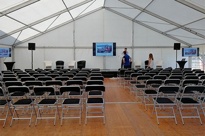 Location de tentes et chapiteaux pour un événement extérieur à Compiègne (60) par Solutions Événements