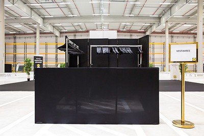 Installation d’un vestiaire d’accueil pour Lidl à Rouen par Solutions Événements
