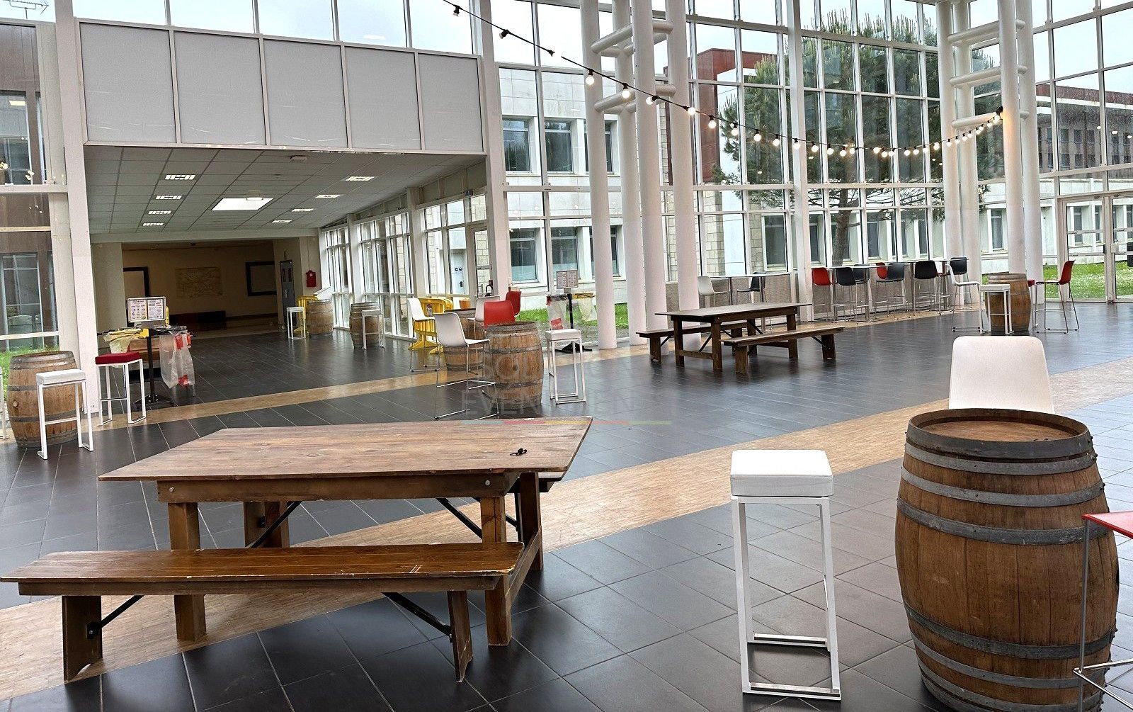 Kit table et bancs vintage - Visuel 3