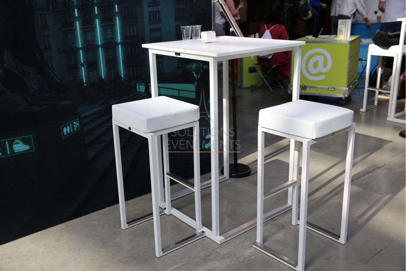 Kubo Black Standing Dining Table - White Tray - Visual 6