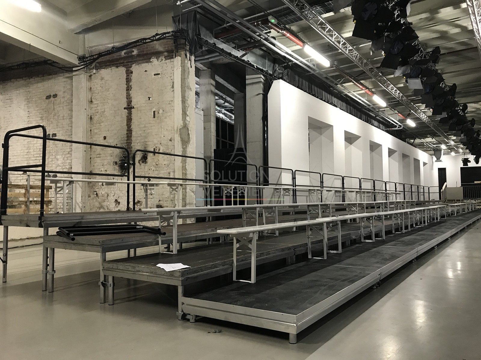 Left triangular platform 2x1m - Visual 3