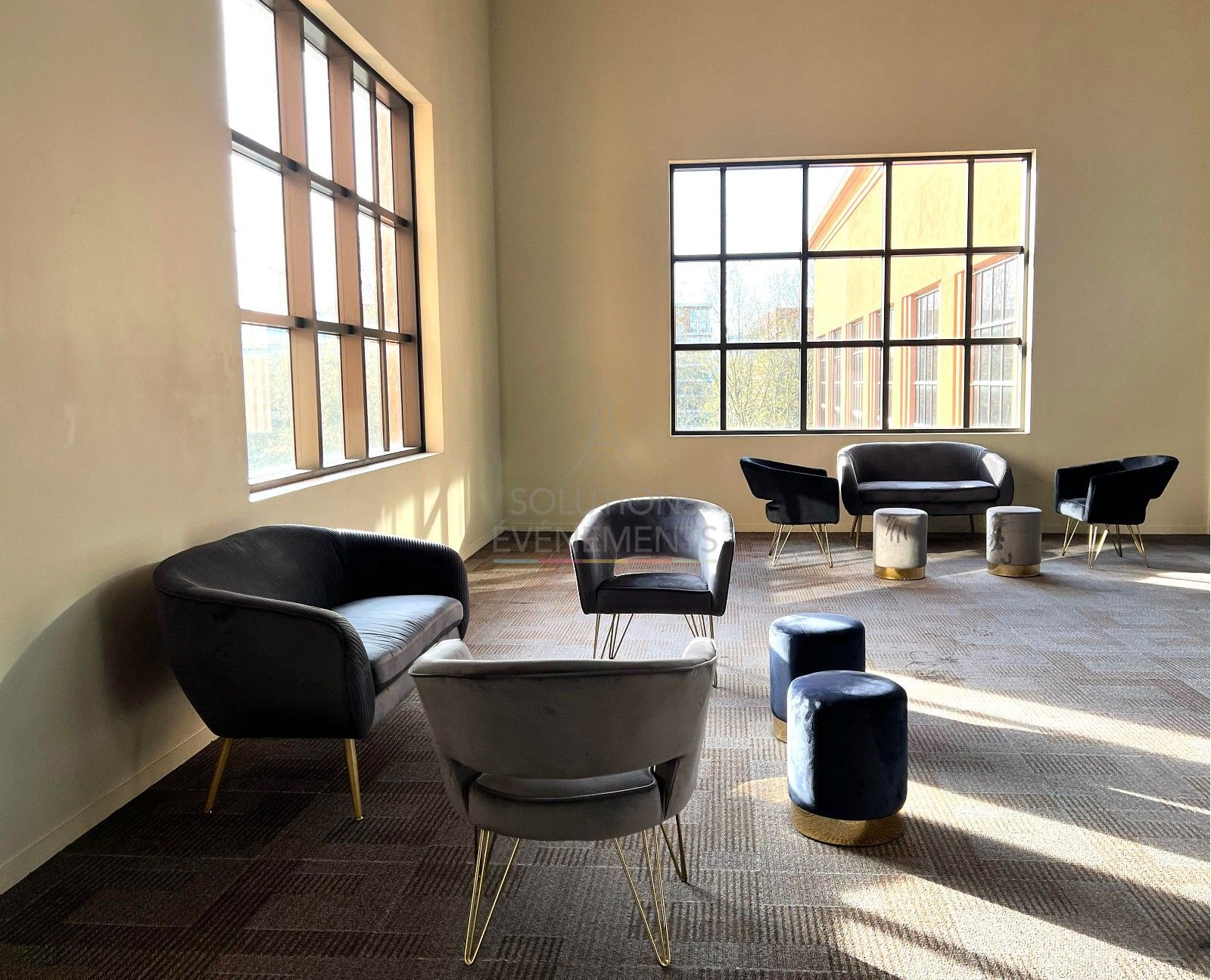 Léonor gray velvet pouf - Visual 3