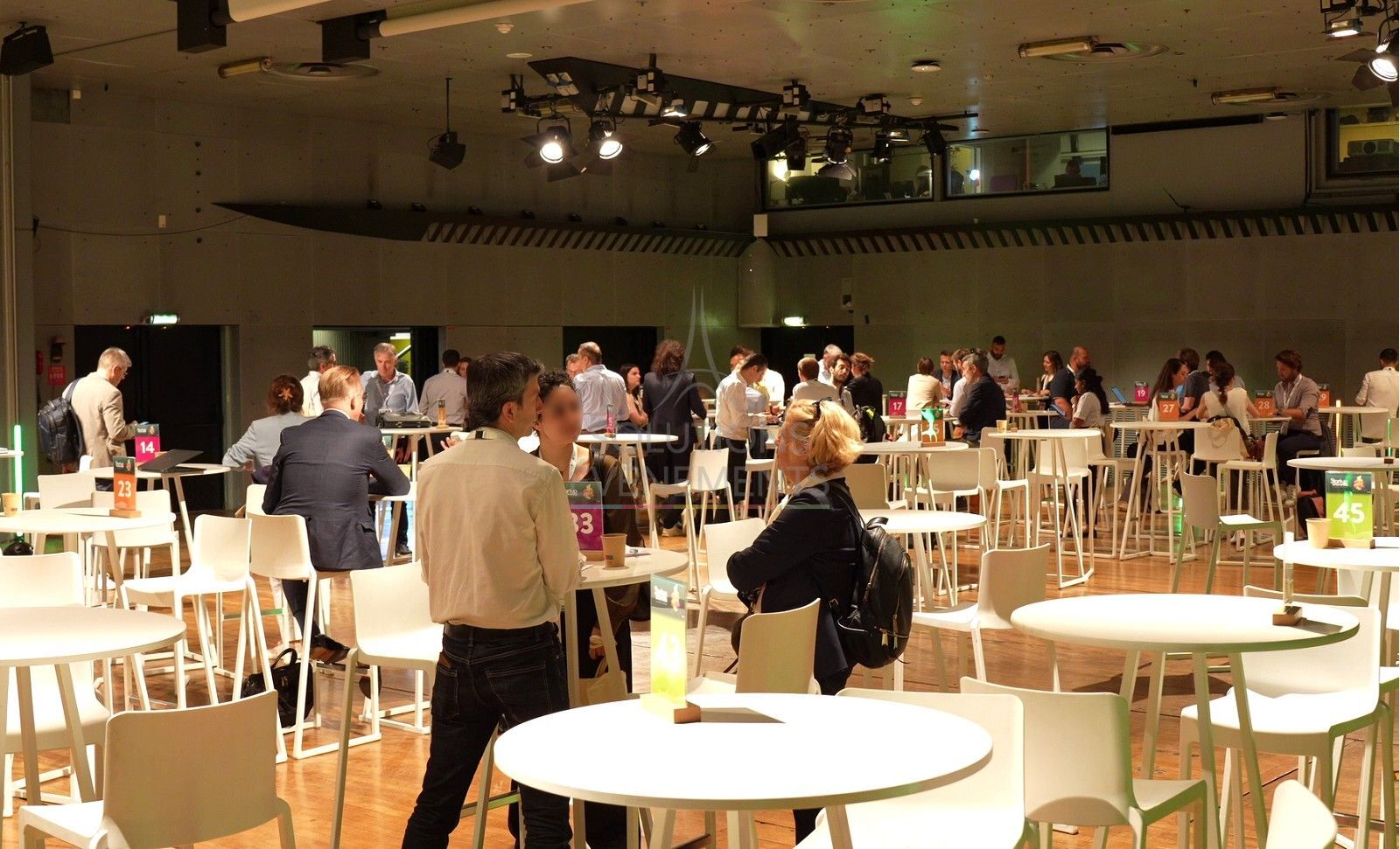 Linea White Standing Table - White Round Tray - Visual 6