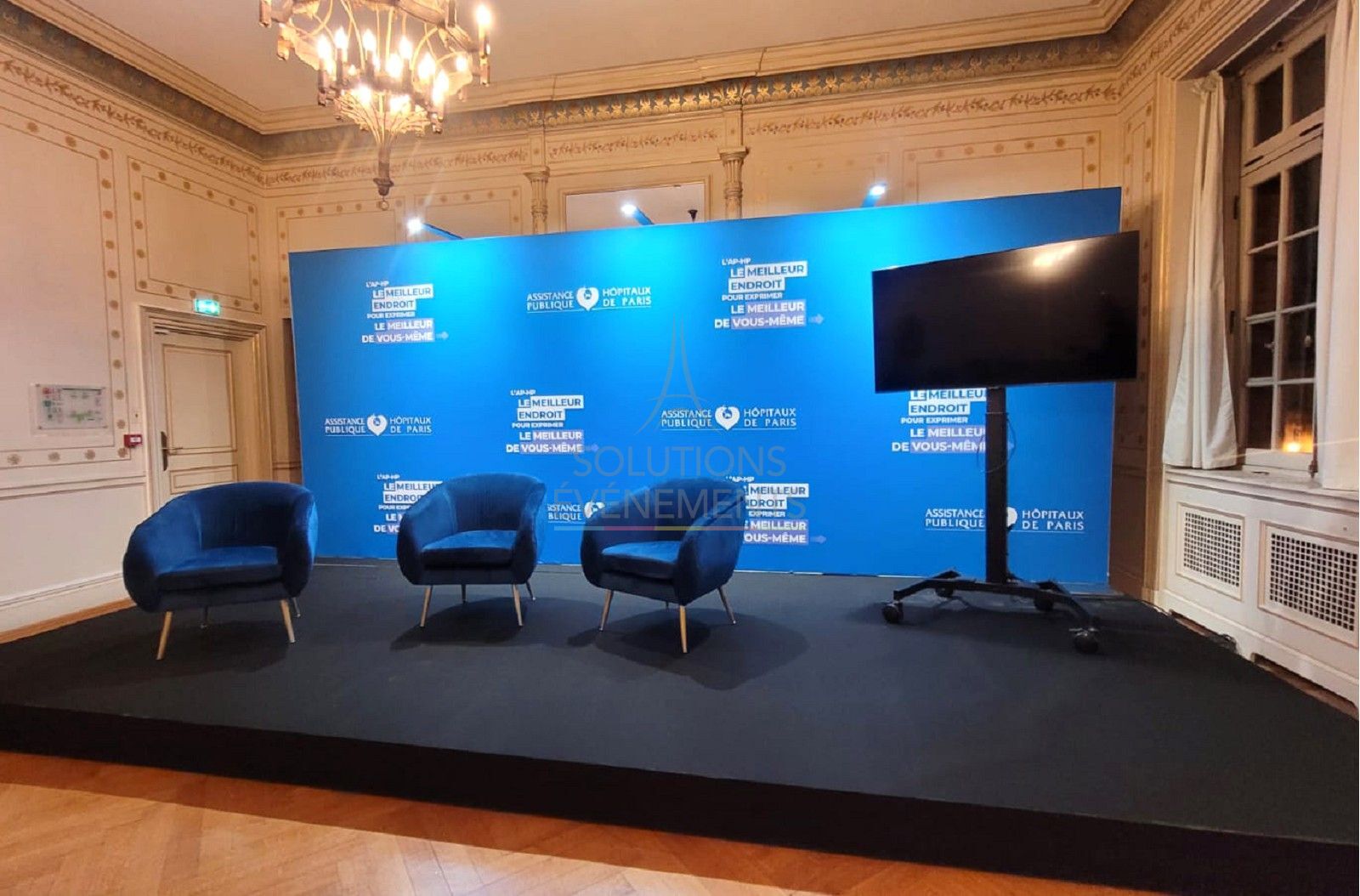 Louise blue velvet armchair - Visual 3