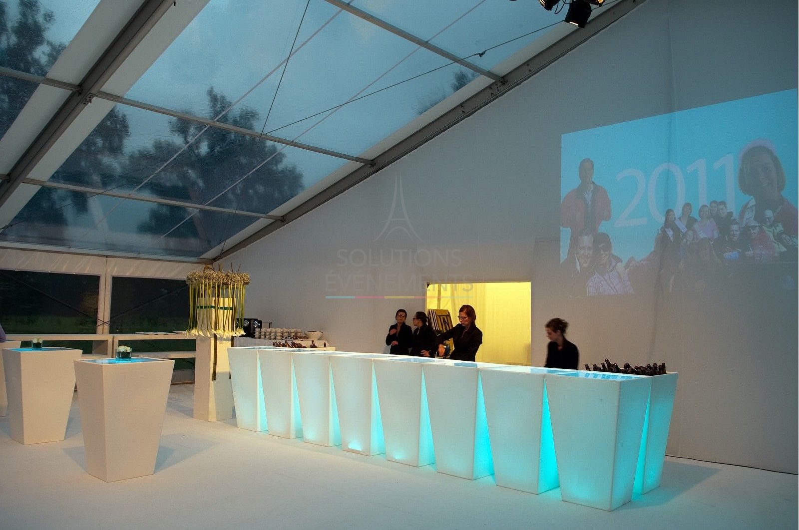 Mange debout lumineux Conic Party LED - Visuel 2