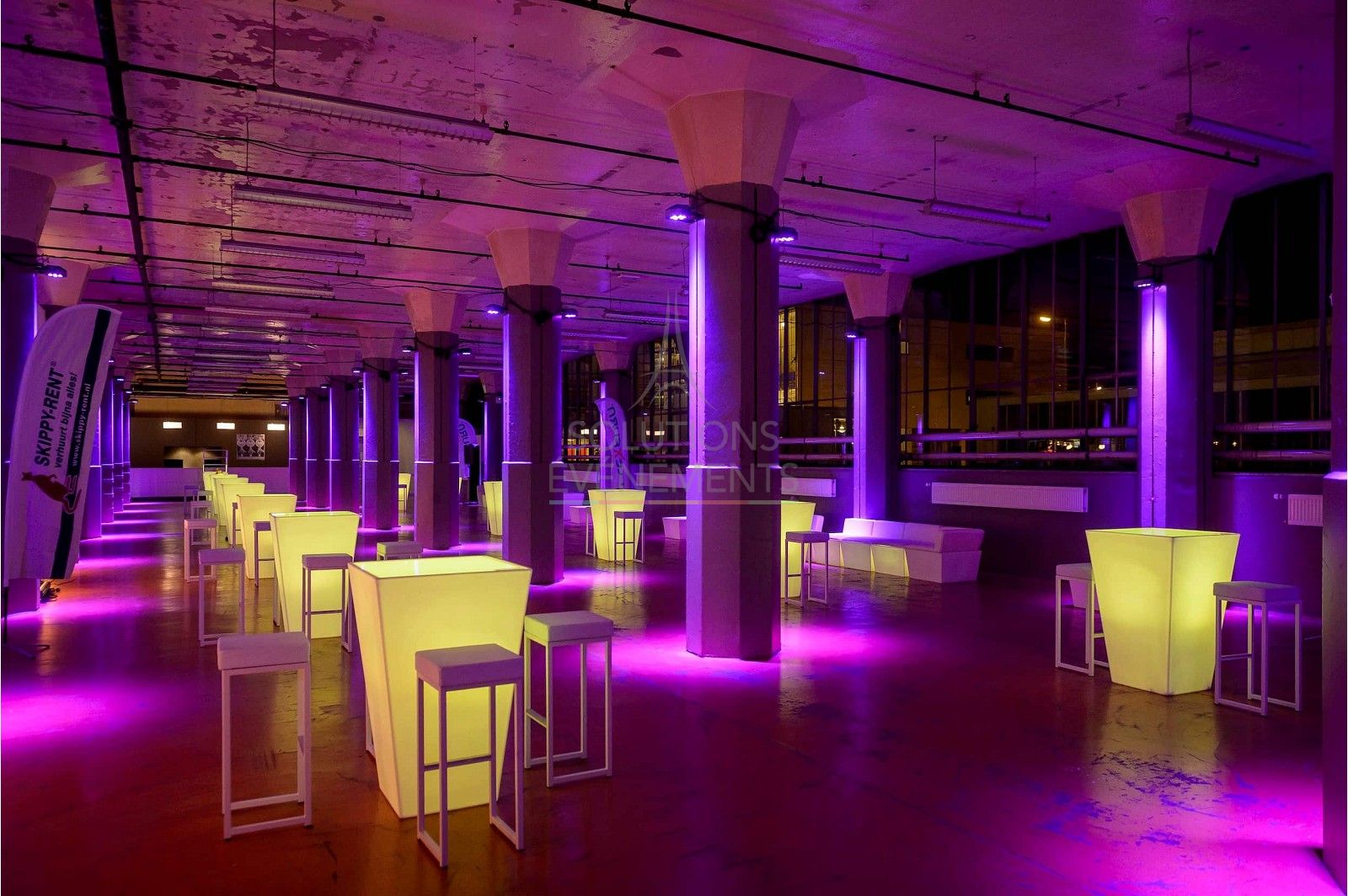 Mange debout lumineux Conic Party LED - Visuel 4