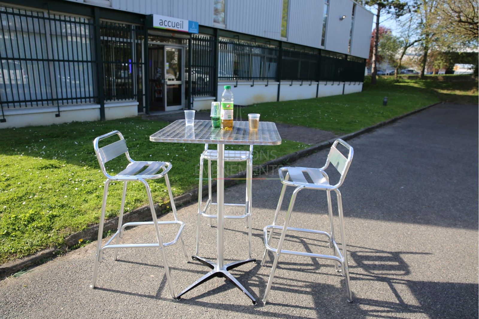 Table haute carrée en teck, table pliante mange debout carré