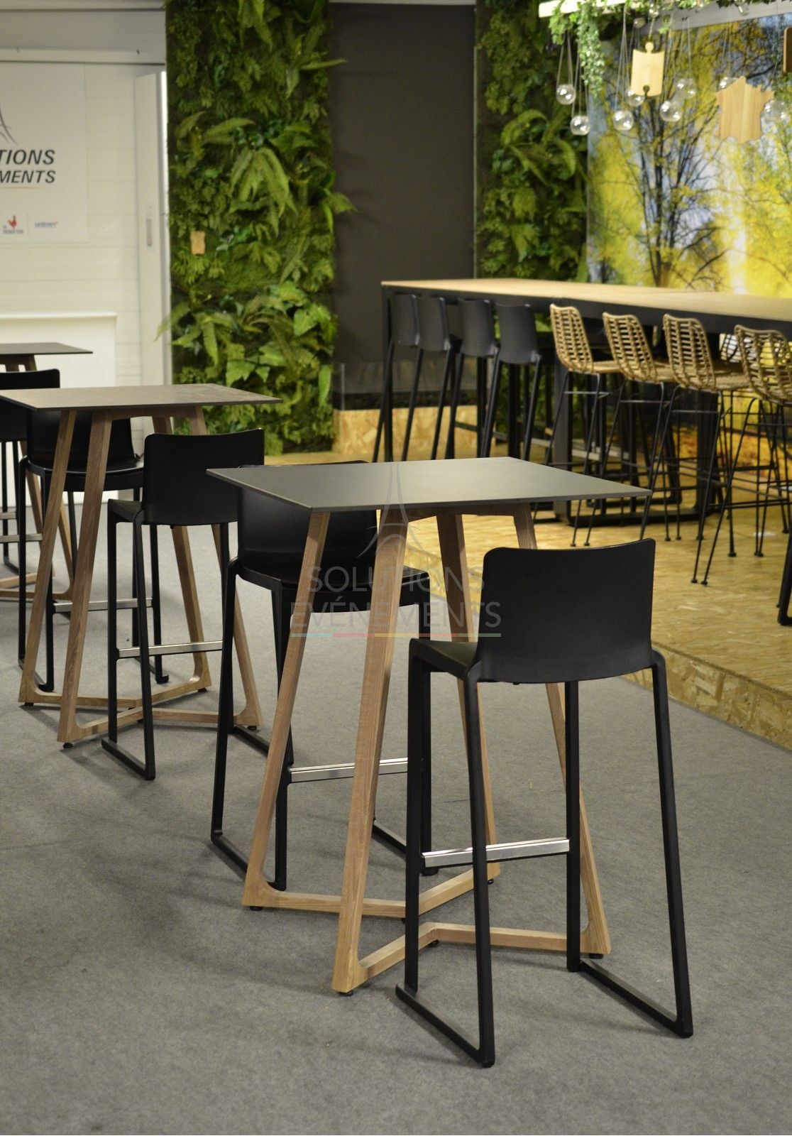 Mange debout Wings - Plateau Noir Outdoor 80x80cm - Visuel 2