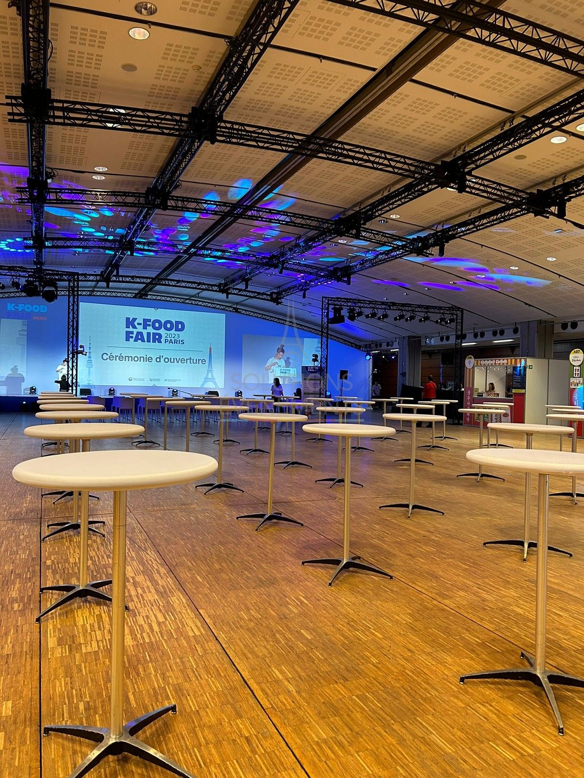 Modulx white standing table - Visual 2