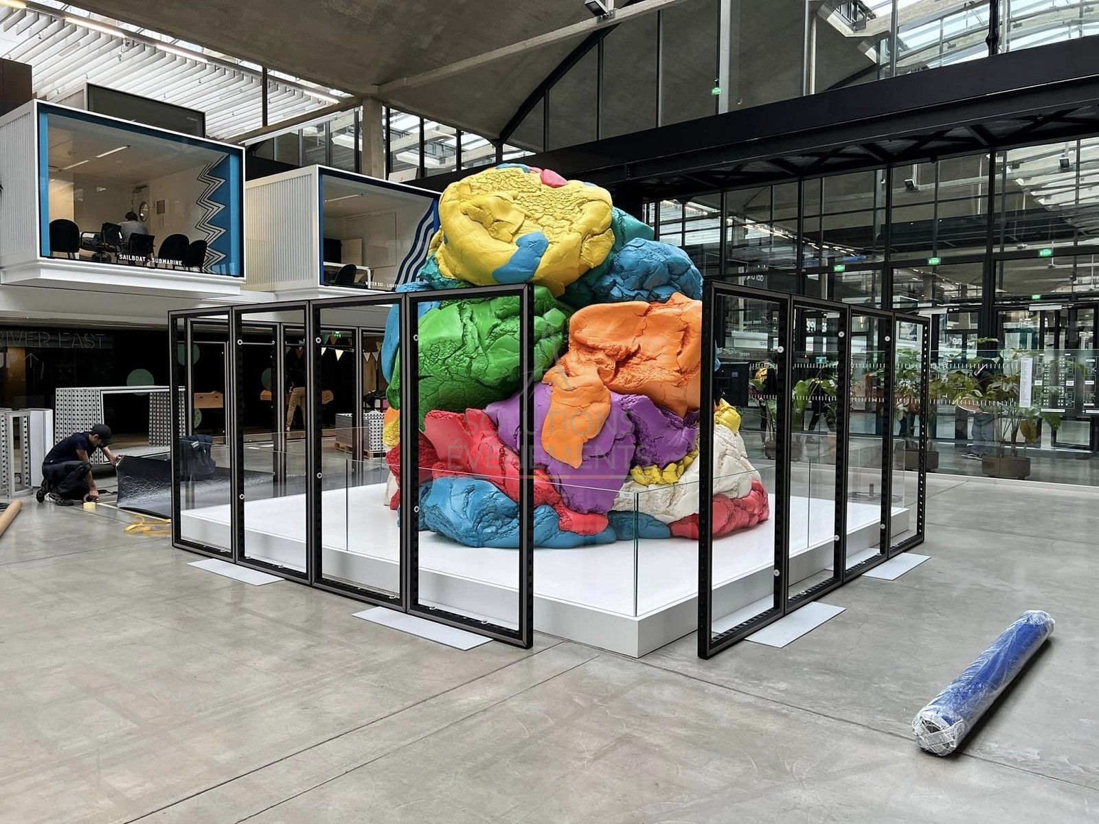 Omni 55 black frame - 0992 x 2480 - Visual 3