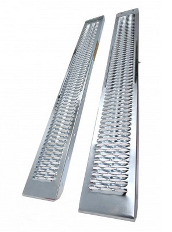 Rental of a pair of heavy loading ramps for vehicles