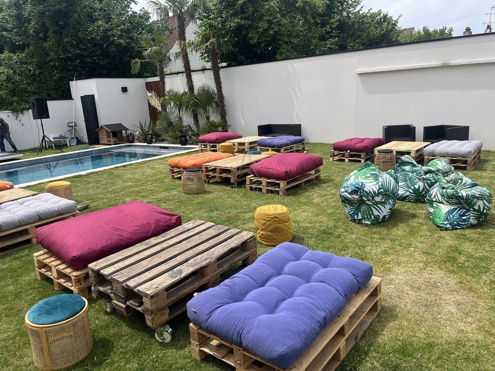 Pallet bench - Blue cushion - Visual 2