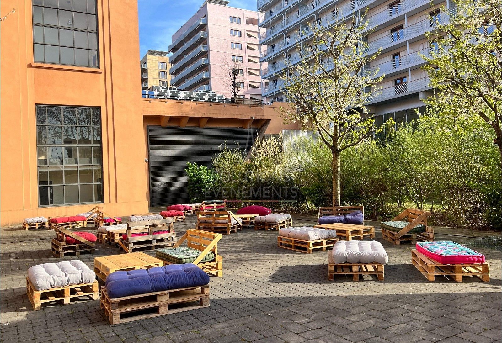 Pallet bench - Blue cushion - Visual 3