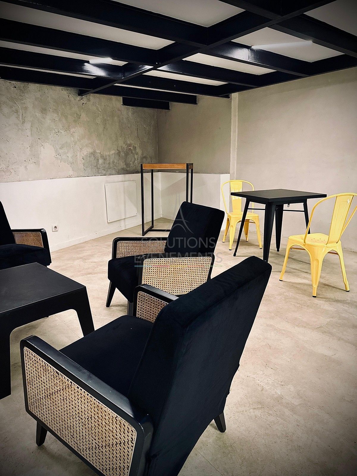 Pastel yellow industrial tolix chair - Visual 3