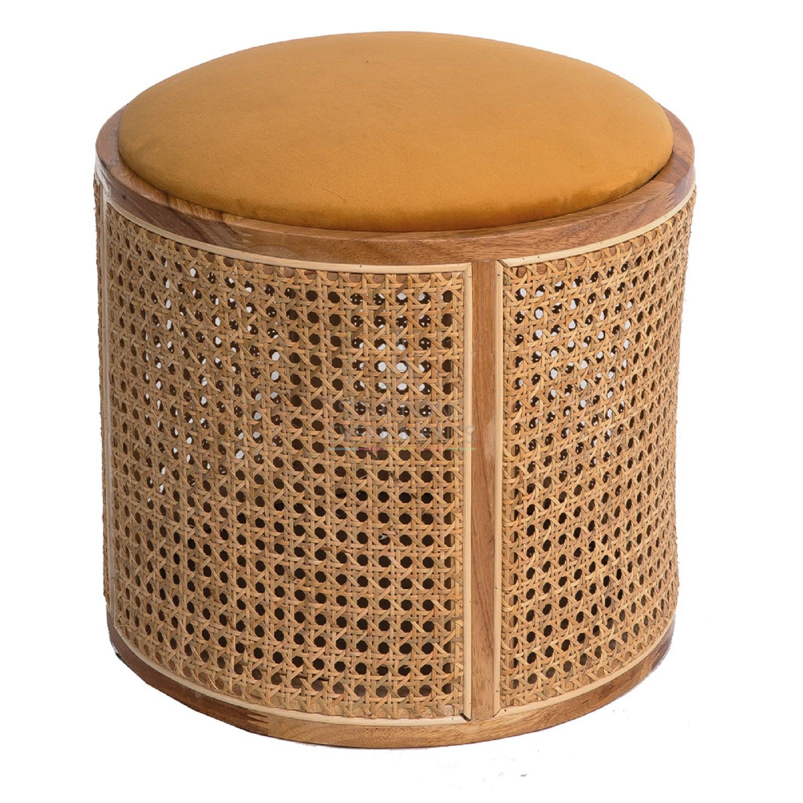 Location de pouf velours couleur Jaune Moutarde avec cannage rotin bohème