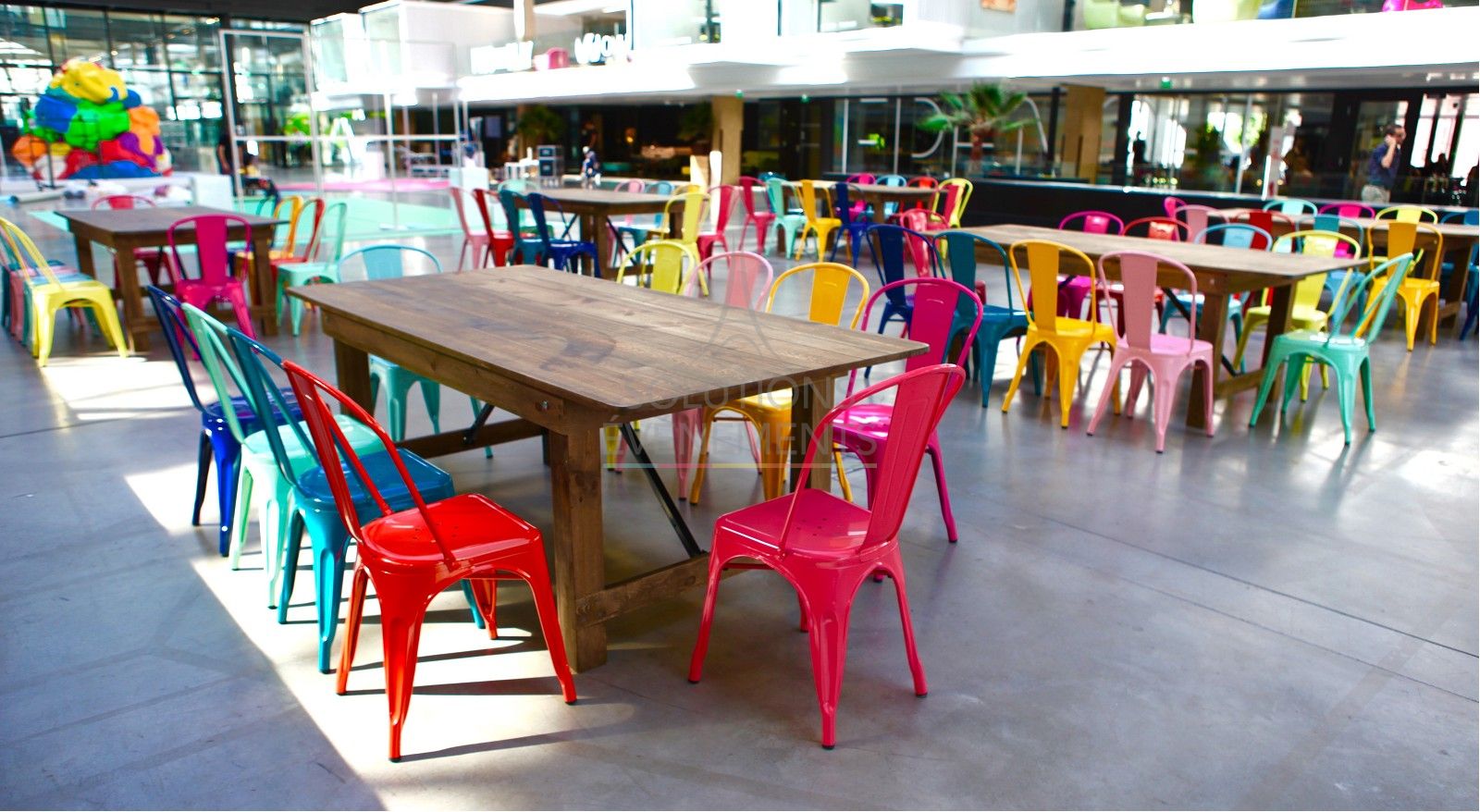Raspberry red industrial tolix chair - Visual 5