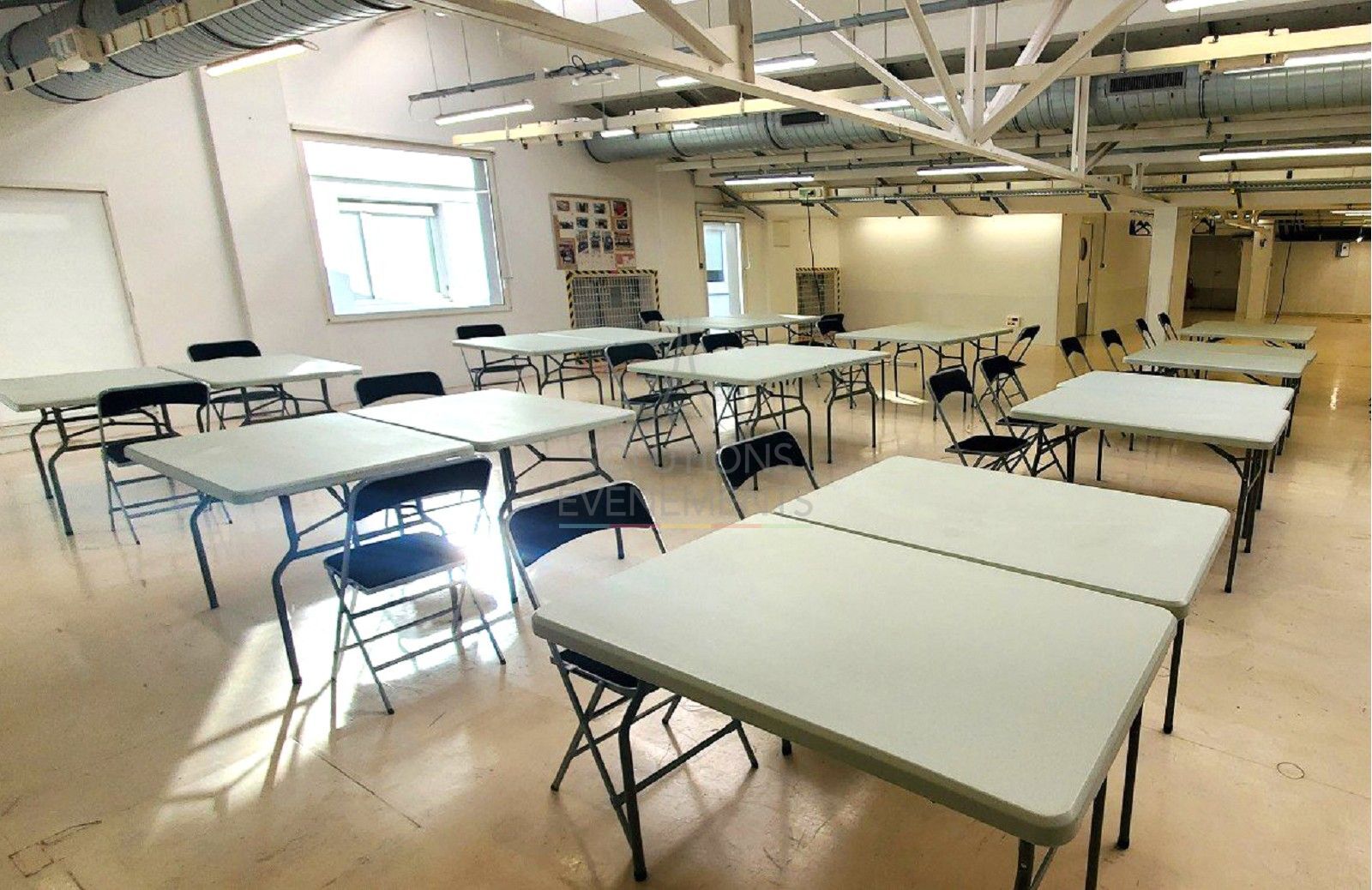 Rectangular HDPE table for 2 to 4 people (120x76cm) - Visual 5