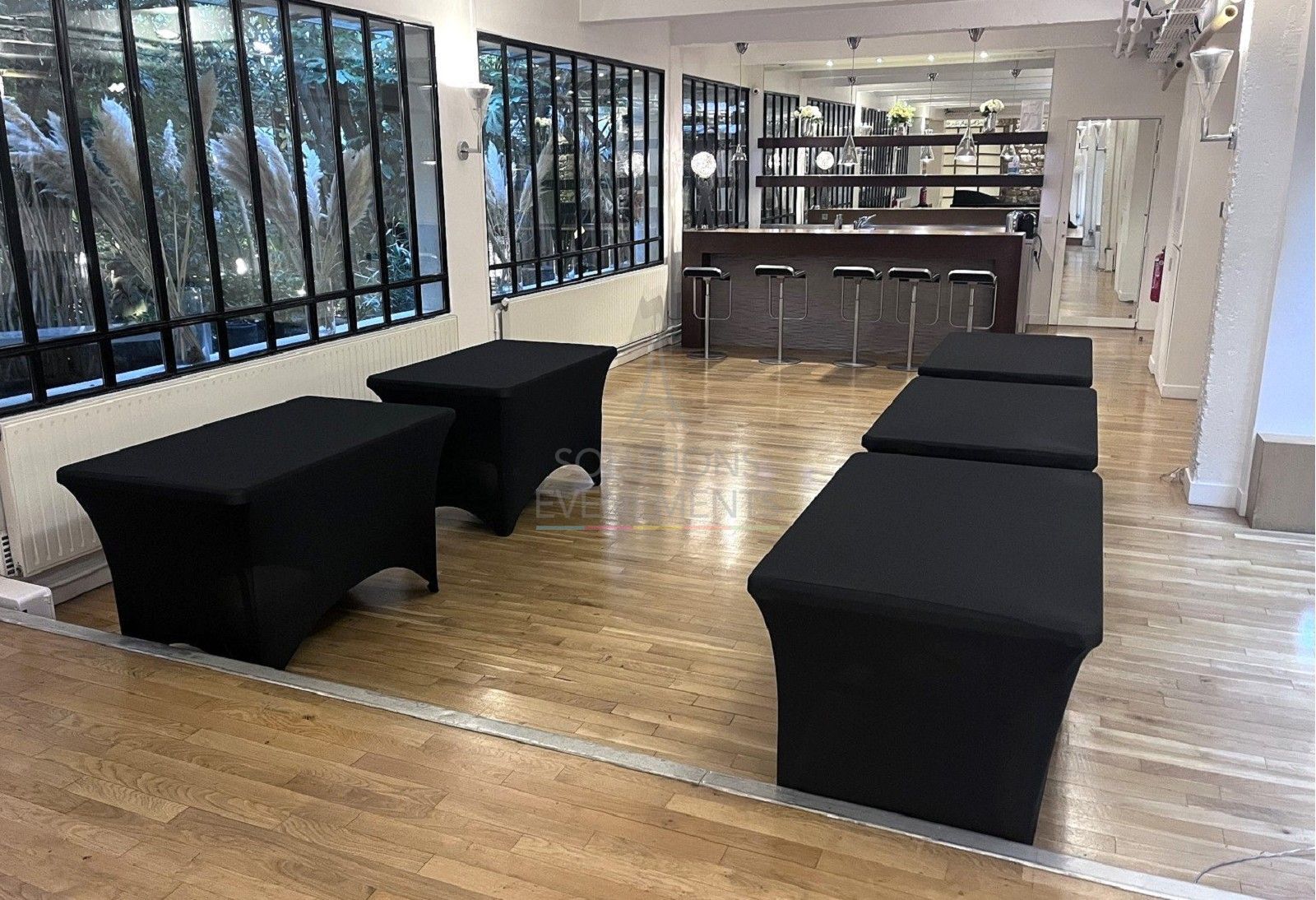 Rectangular table for 2 to 4 people with black cover - Visual 2