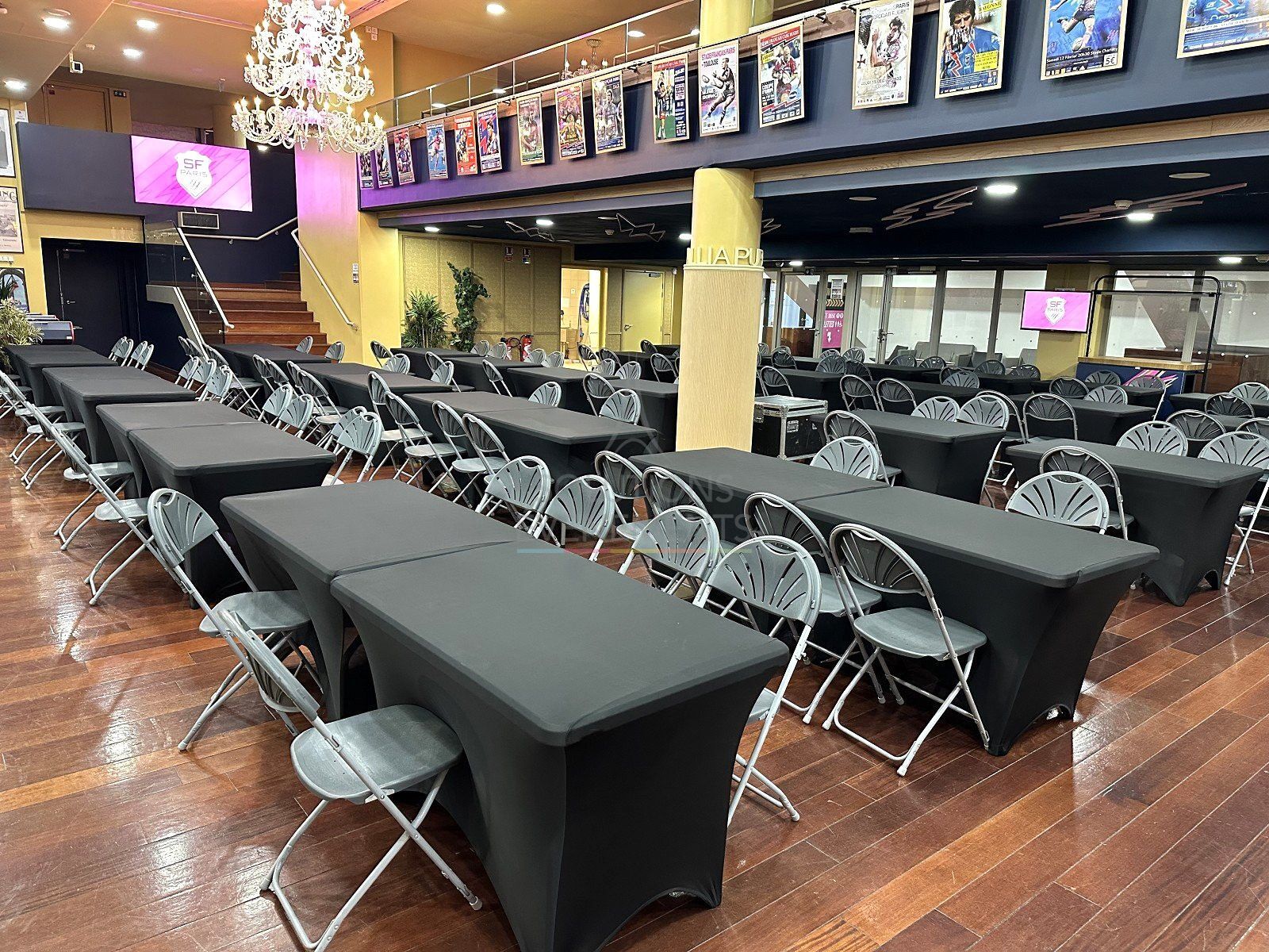 Rectangular table for 2 to 4 people with black cover - Visual 4