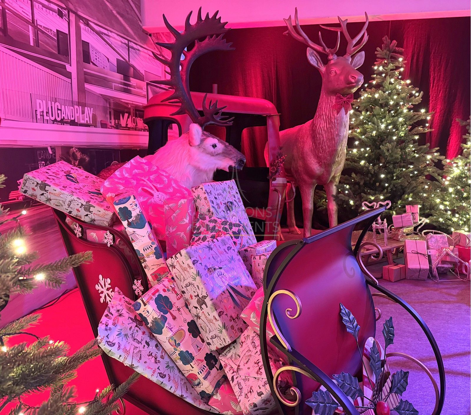 Santa Claus Sleigh - Visual 2