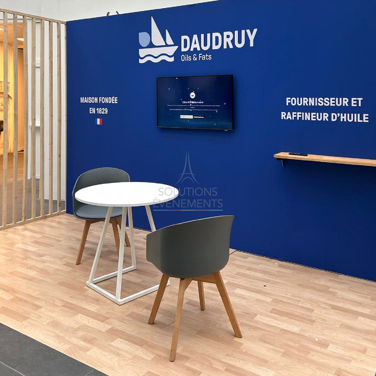 Scandinavian designer gray armchair - Visual 4