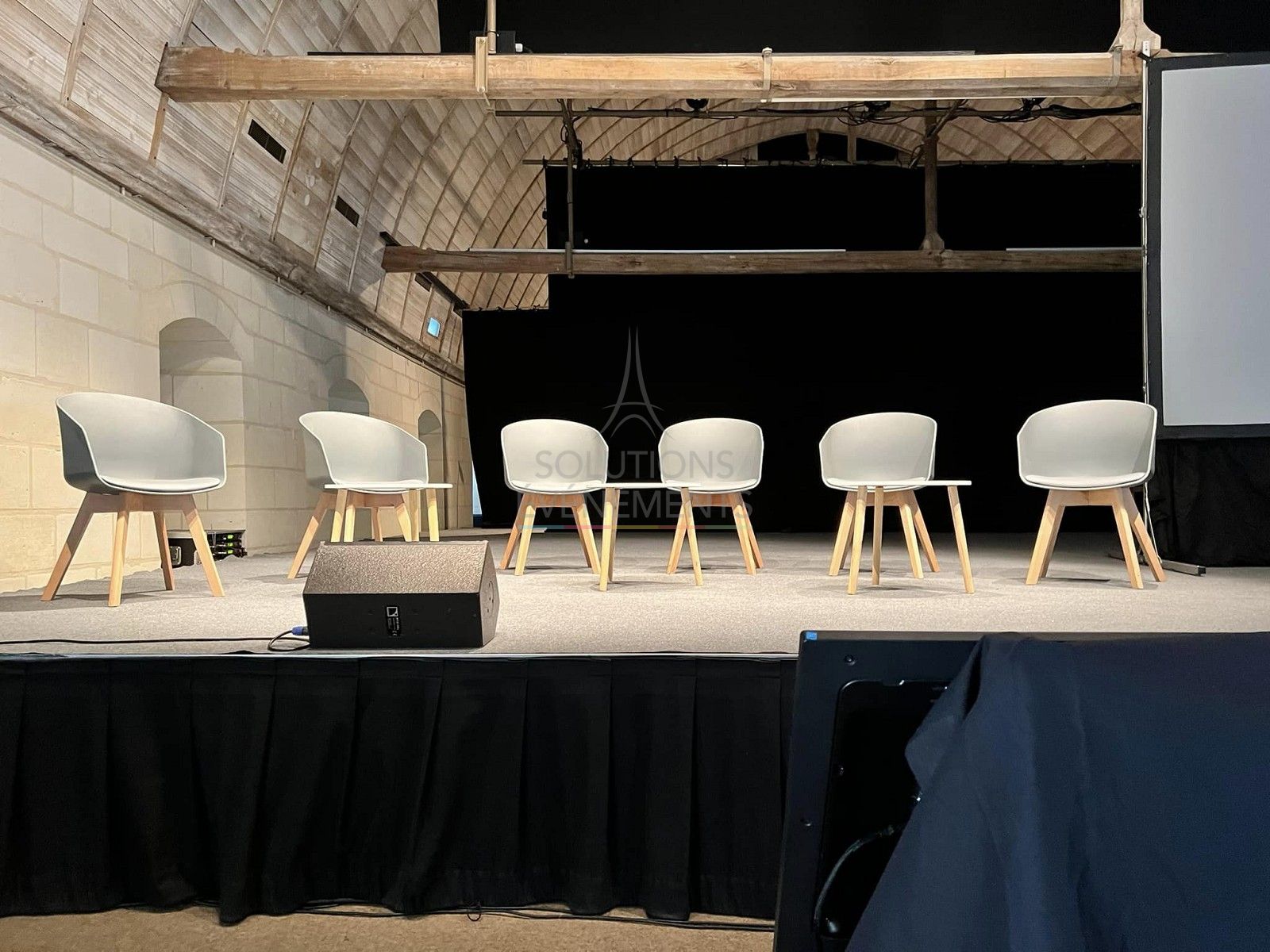 Scandinavian designer white armchair - Visual 5