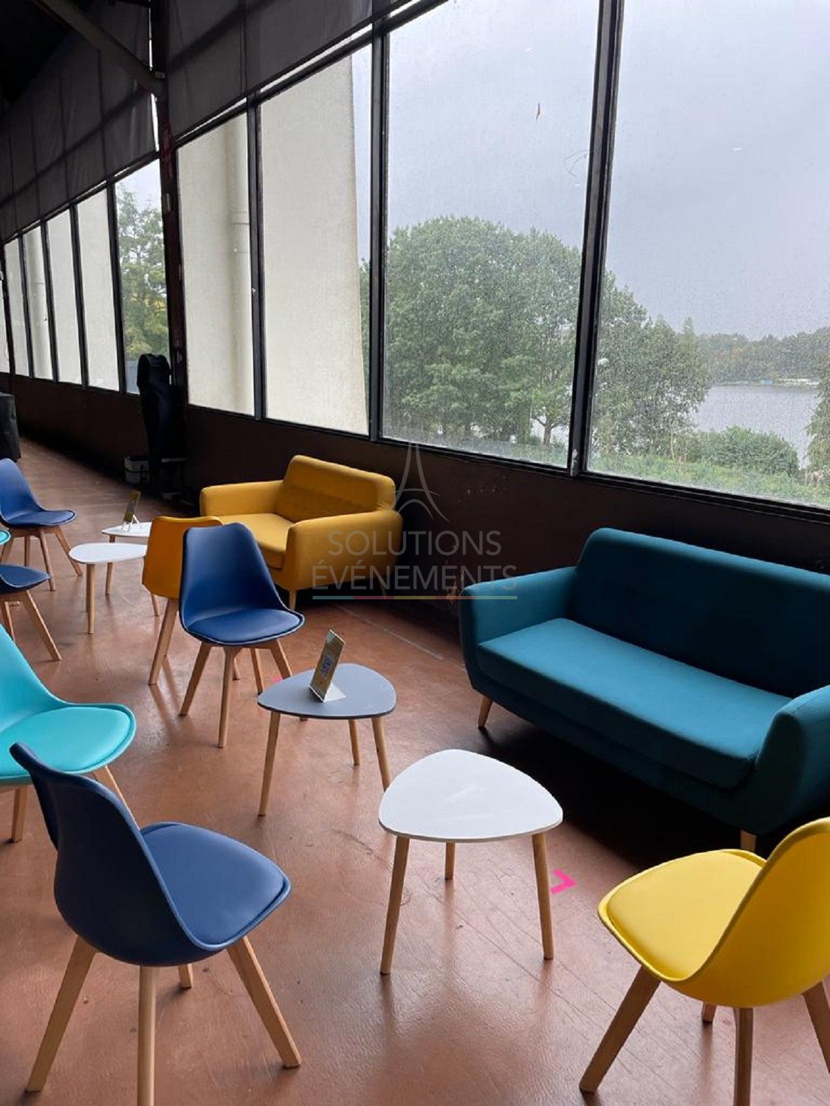 Scandinavian navy blue chair - Visual 4
