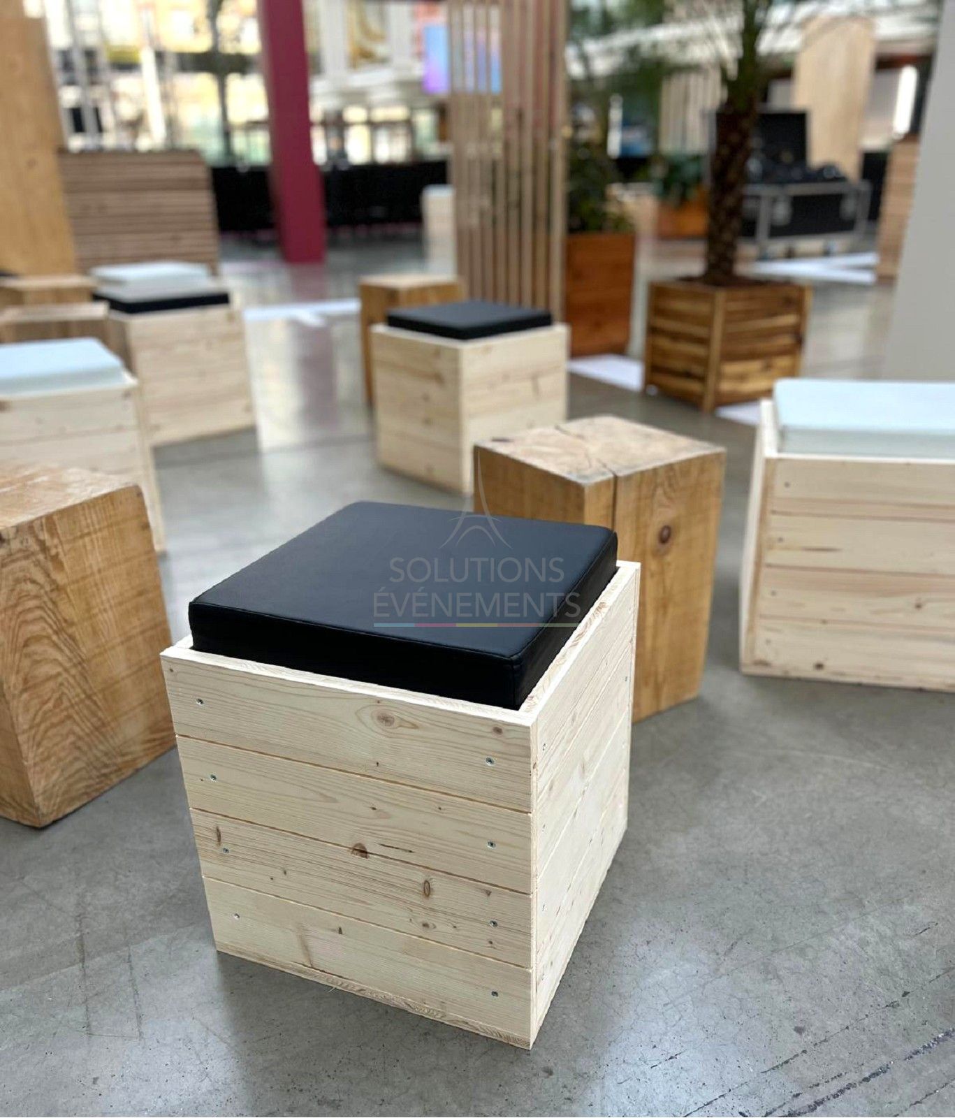 Senlis Pouf - Black Leather - Visual 2