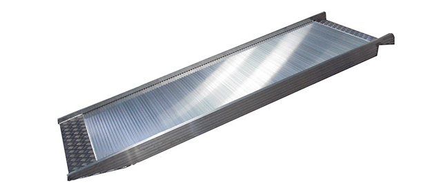 Rental of short loading bridge ramp: 1m50