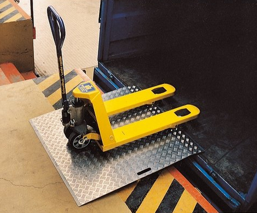 Short loading bridge ramp - Visual 2