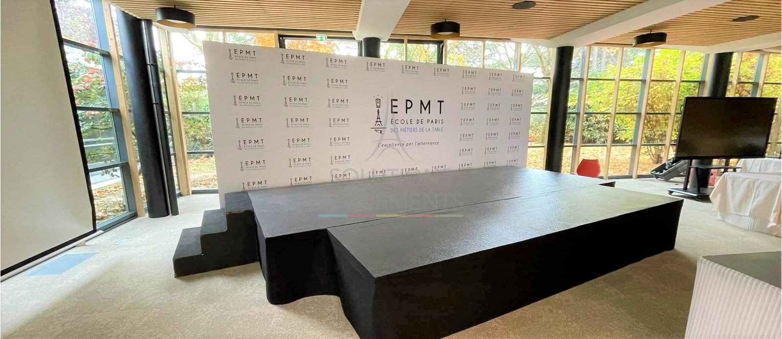 Stage 18m2 height 40cm dressed - Visual 3