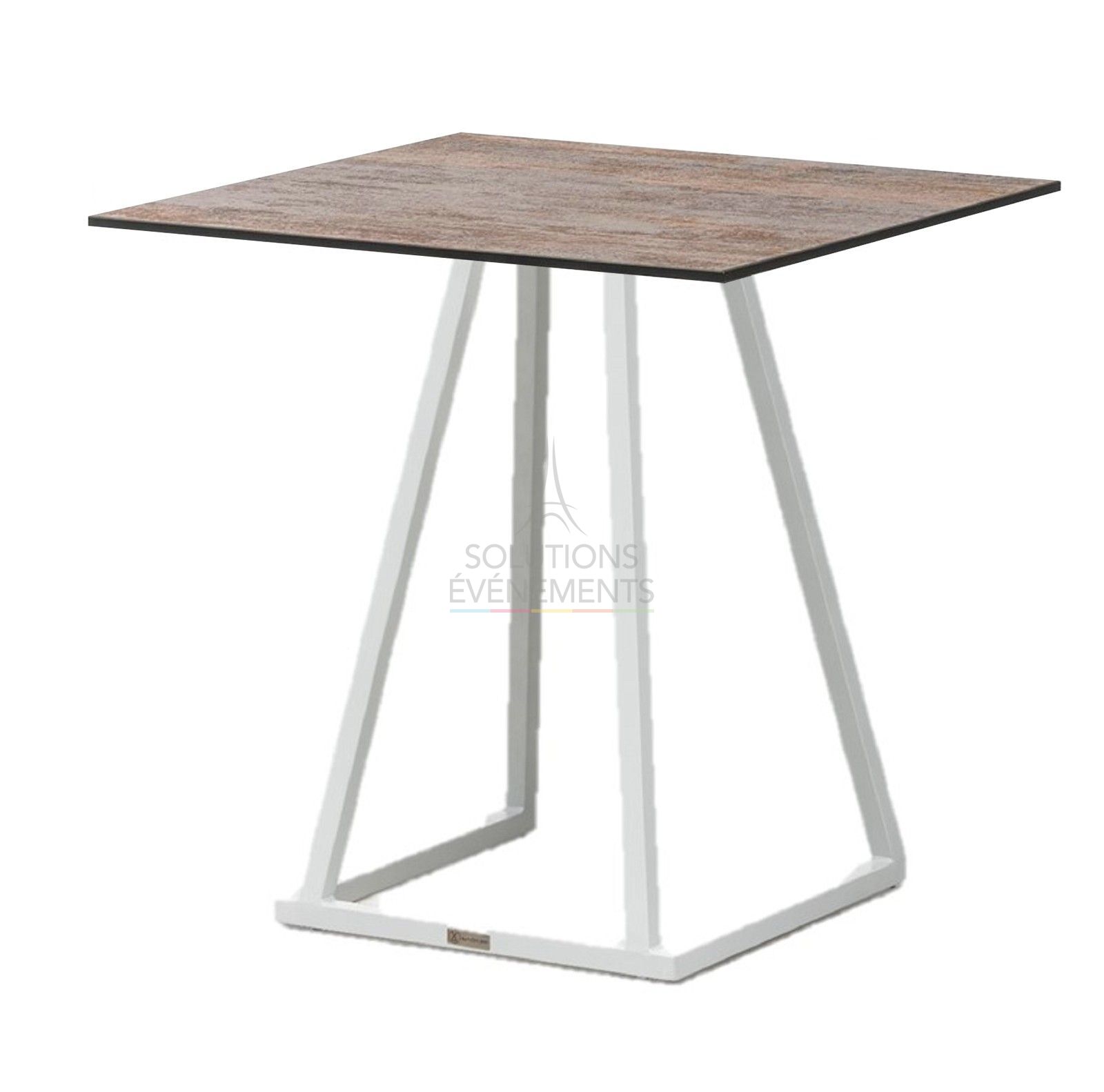 Location de petite table guéridon avec plateau carré.