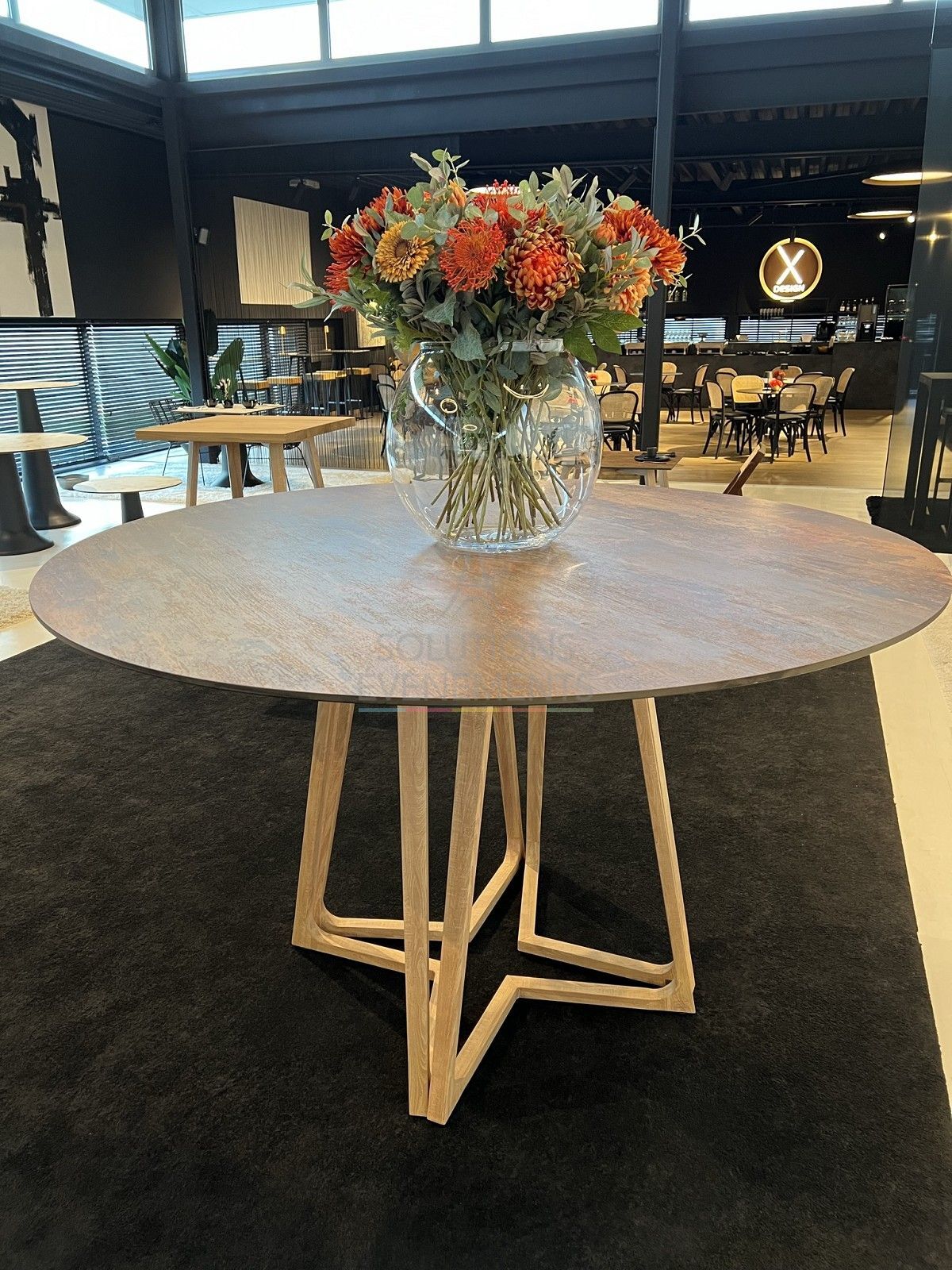 Table haute ronde Wings 8-12 pax - Plateau Factory Outdoor - Visuel 3