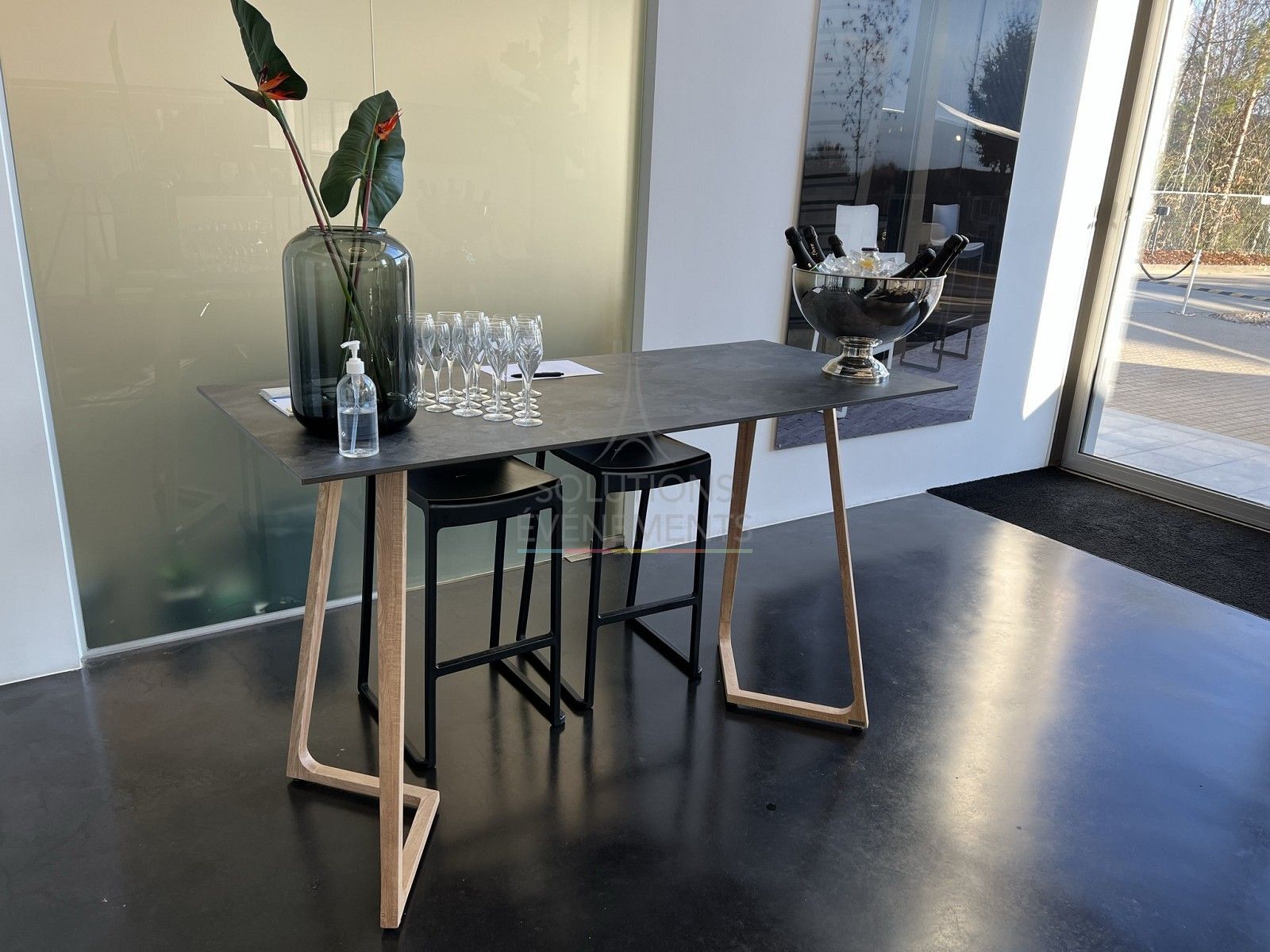 Table haute Wings 6-8 pax - Plateau Marbre gris 180x80cm - Visuel 2