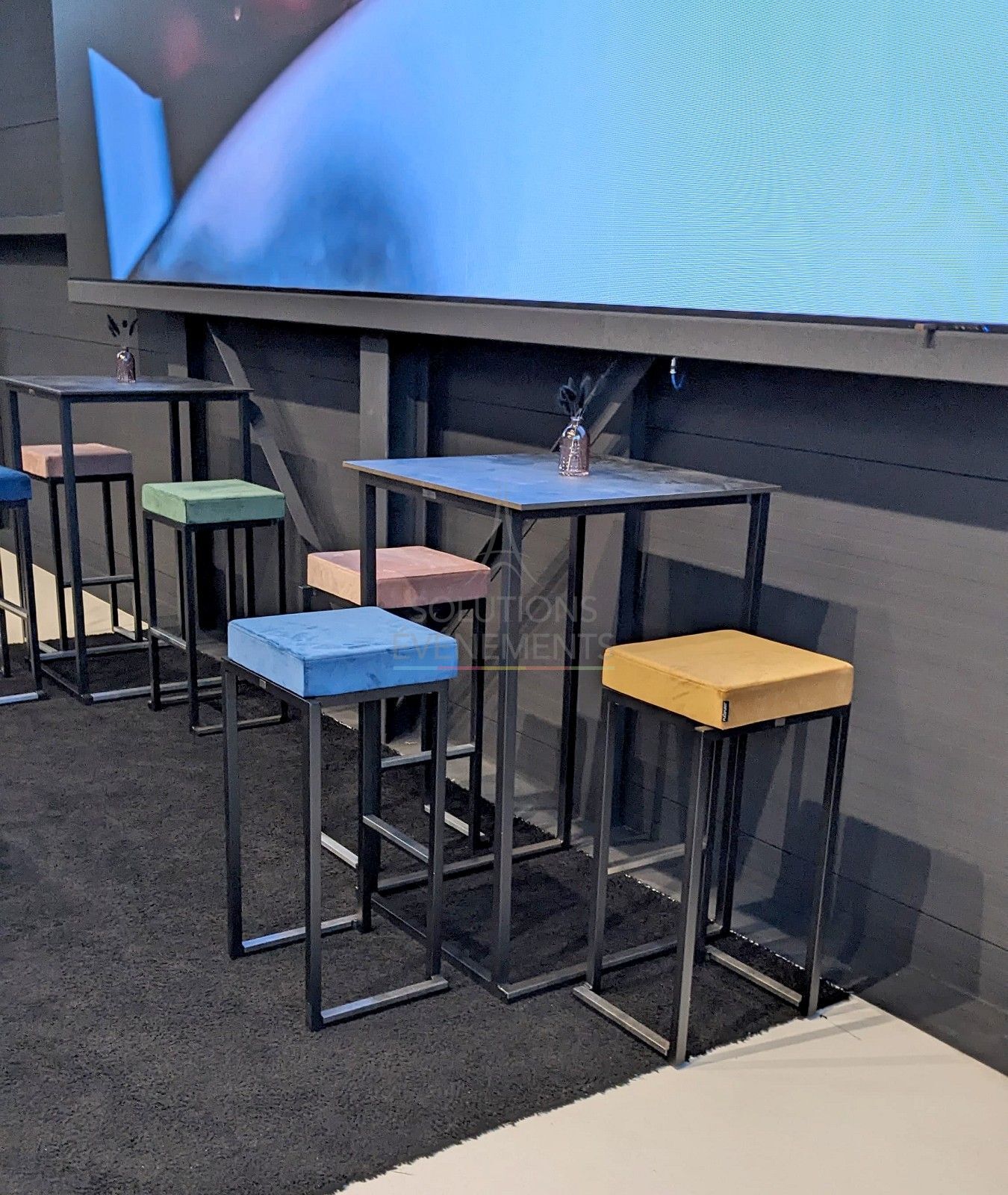 Tabouret haut Kubo Blanc - Pouf velours Bleu - Visuel 4