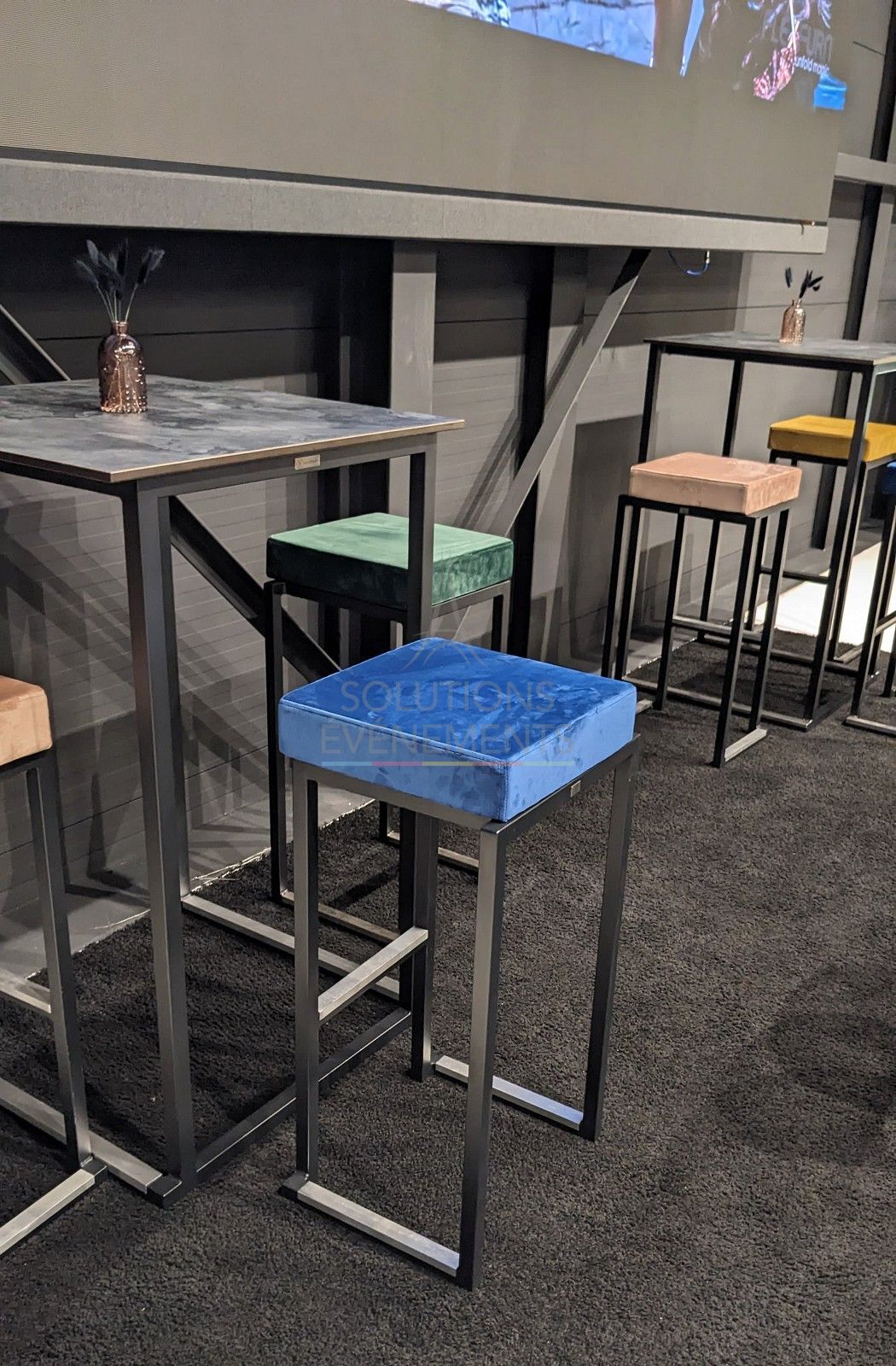 Tabouret haut Kubo Noir - Pouf velours Bleu - Visuel 2