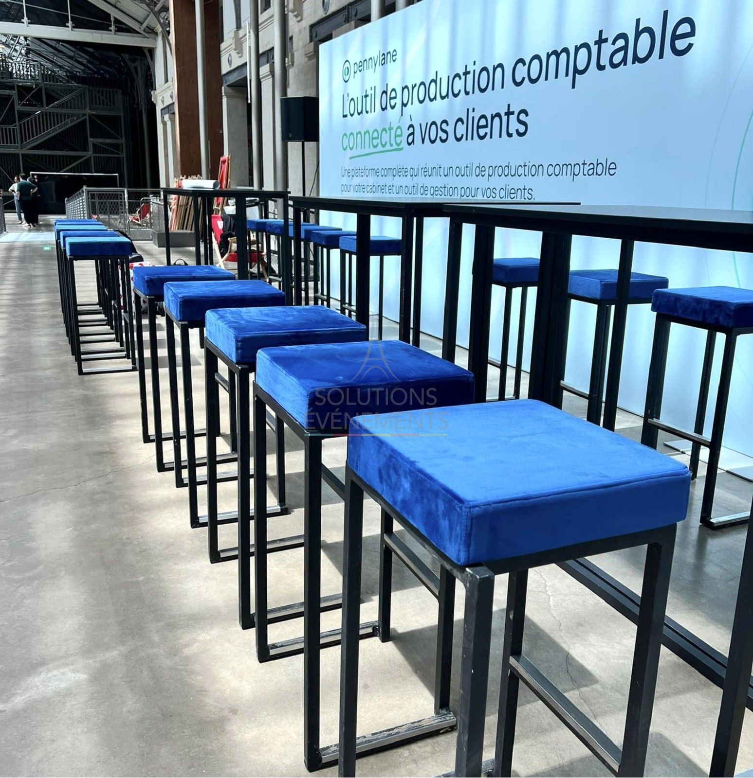 Tabouret haut Kubo Noir - Pouf velours Bleu - Visuel 5