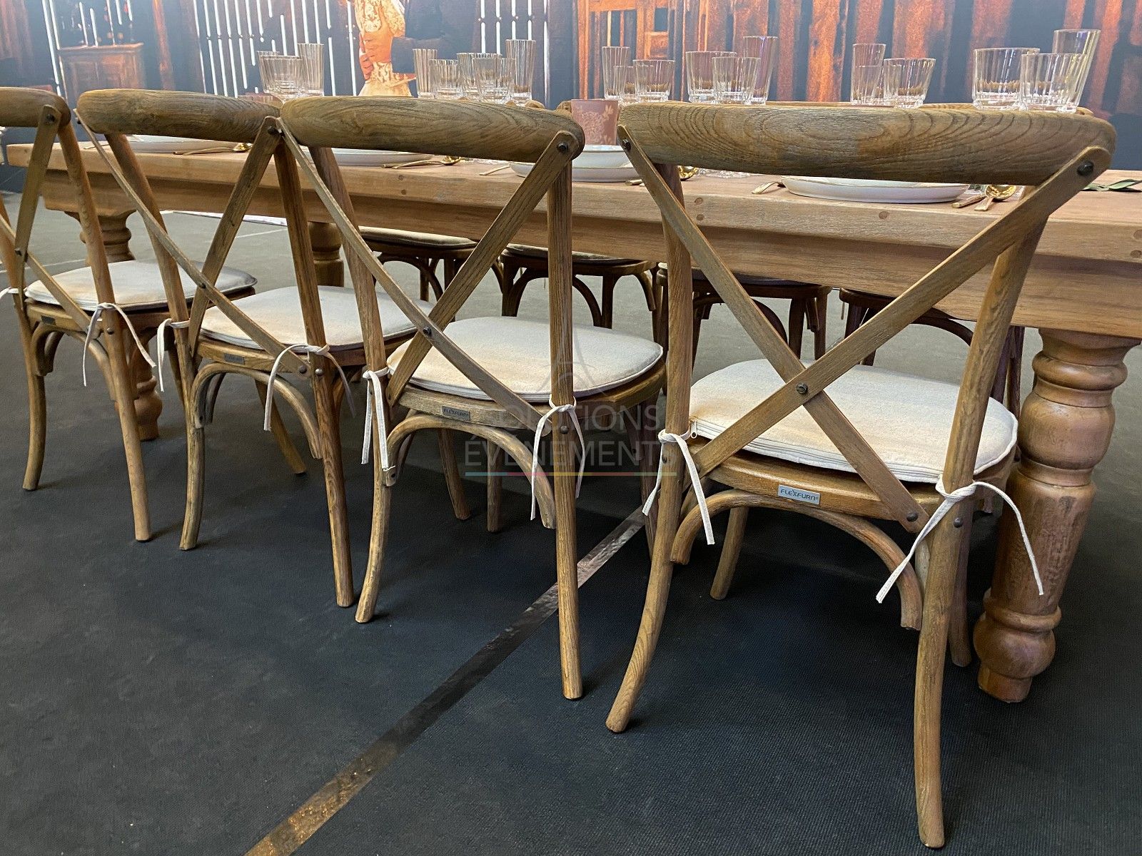 Vintage CrossBack Premium Chair - Visual 2