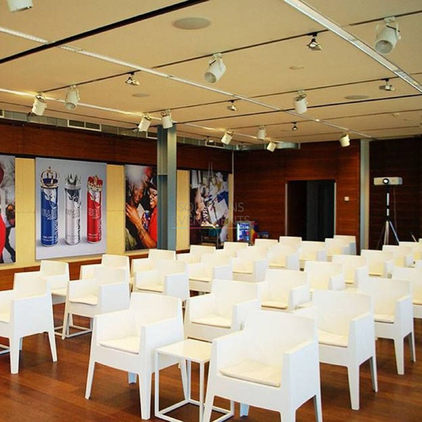 White Lounge Sofa - Visual 5