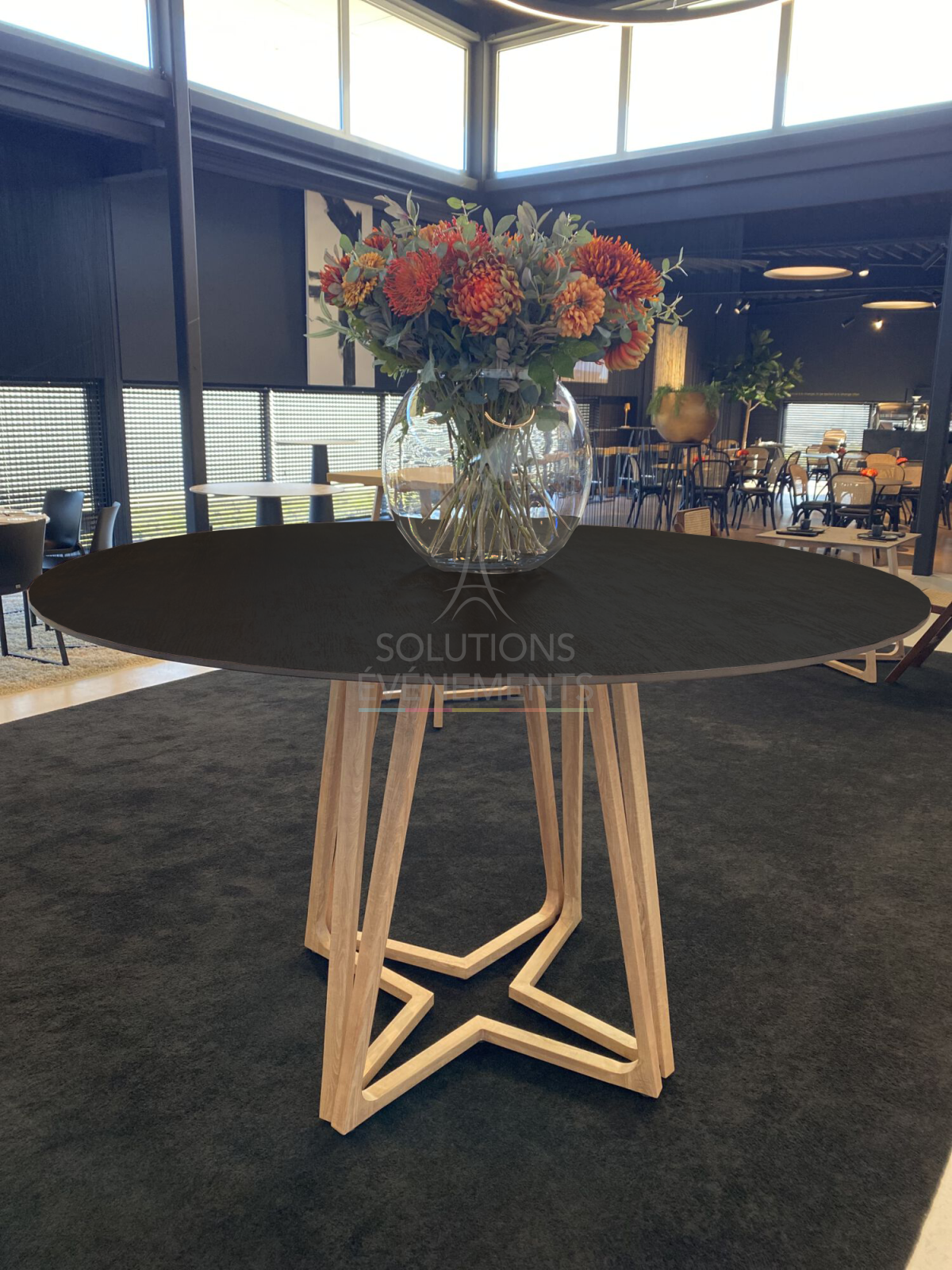 Wings Round High Table 8-12 pax - Black Top - Visual 2